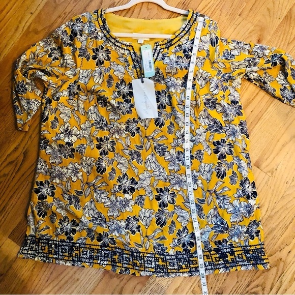 Magnolia Grace Womens Size 1X Mustard & Blue Floral Tunic Top Embroidered Trim - Picture 10 of 11
